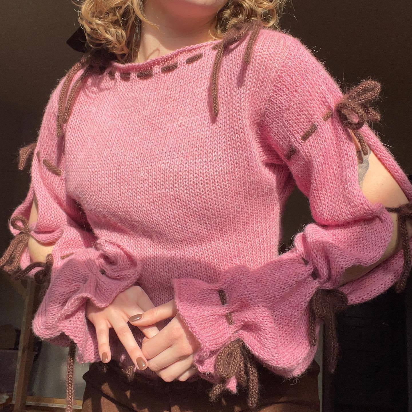 Bell Sleeve Contrast Color Slim Fit Slimming Sweater