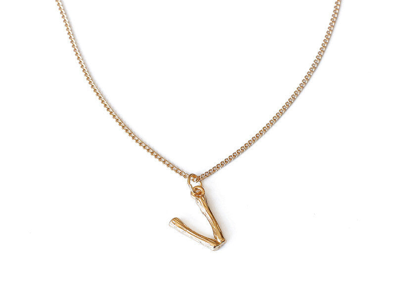 Female retro style pendant clavicle chain