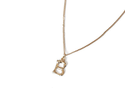 Female retro style pendant clavicle chain