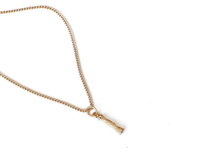 Female retro style pendant clavicle chain