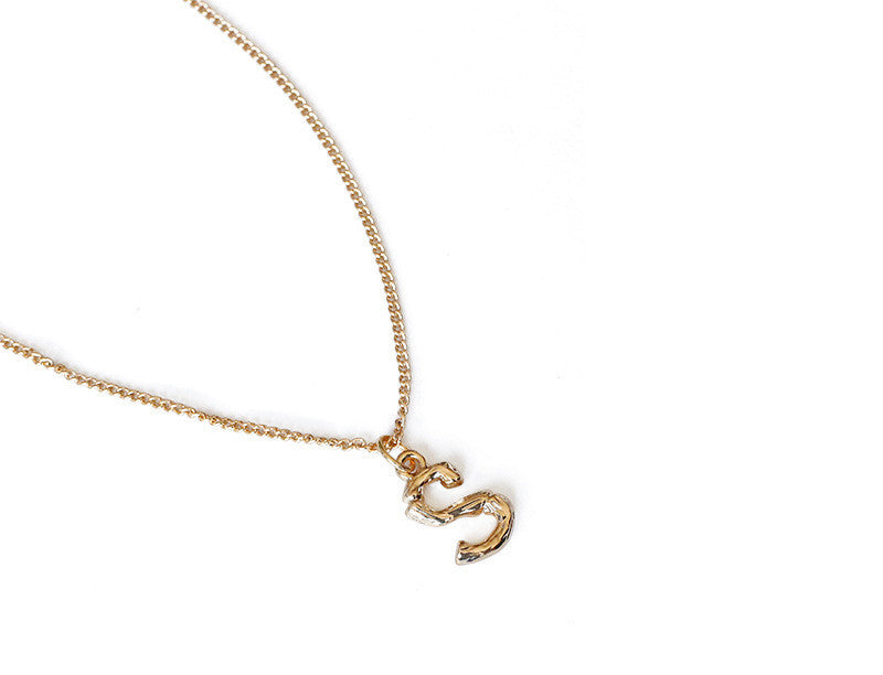 Female retro style pendant clavicle chain
