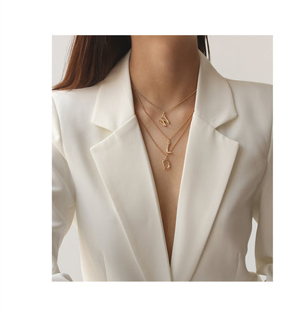 Female retro style pendant clavicle chain