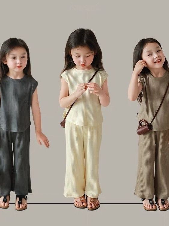 Girls' Ice Silk Loose-fitting Sleeveless Shirt Top And Trousers Two-piece Set