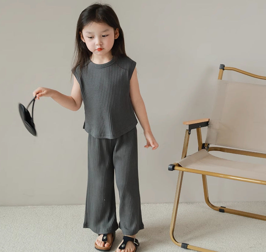 Girls' Ice Silk Loose-fitting Sleeveless Shirt Top And Trousers Two-piece Set