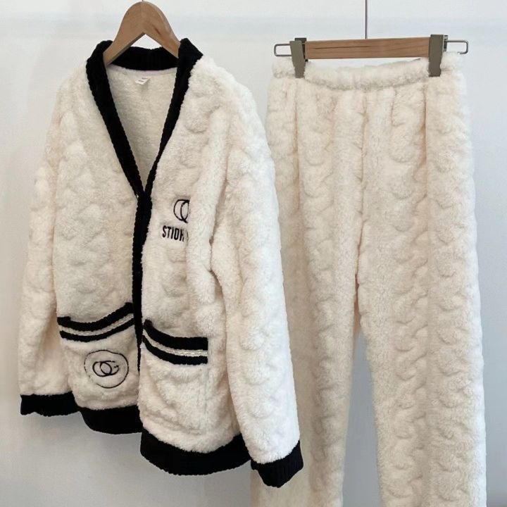 Simple Chanel Style Ladies' Homewear Thickened Coral Velvet Pajamas Suit