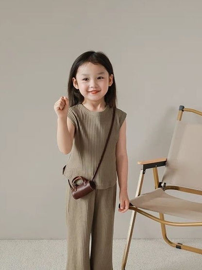 Girls' Ice Silk Loose-fitting Sleeveless Shirt Top And Trousers Two-piece Set