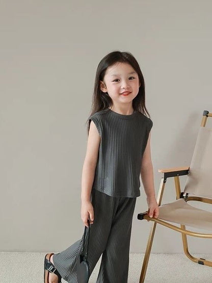 Girls' Ice Silk Loose-fitting Sleeveless Shirt Top And Trousers Two-piece Set