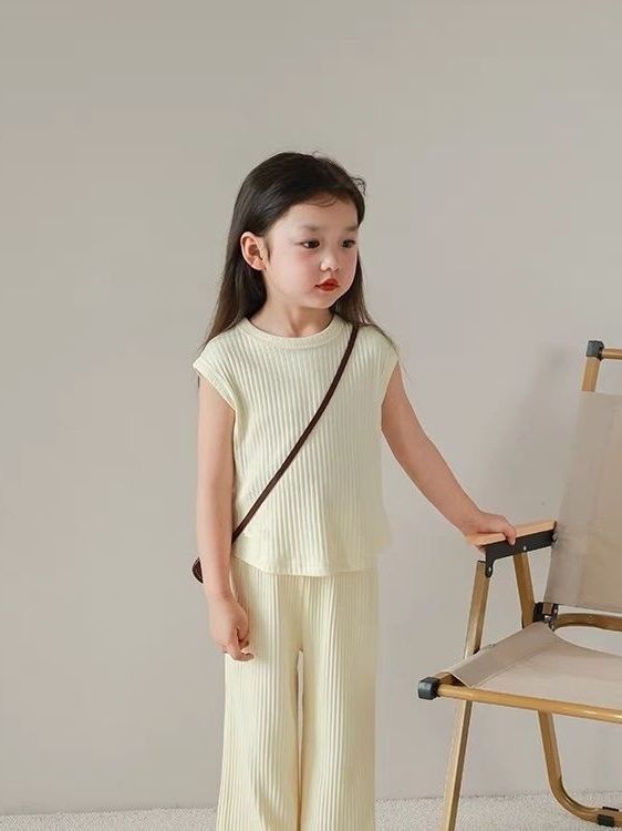 Girls' Ice Silk Loose-fitting Sleeveless Shirt Top And Trousers Two-piece Set