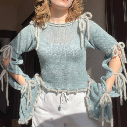 Bell Sleeve Contrast Color Slim Fit Slimming Sweater